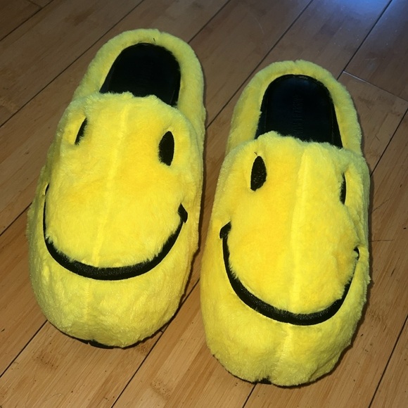 Smiley face platform clogs - Picture 4 of 4